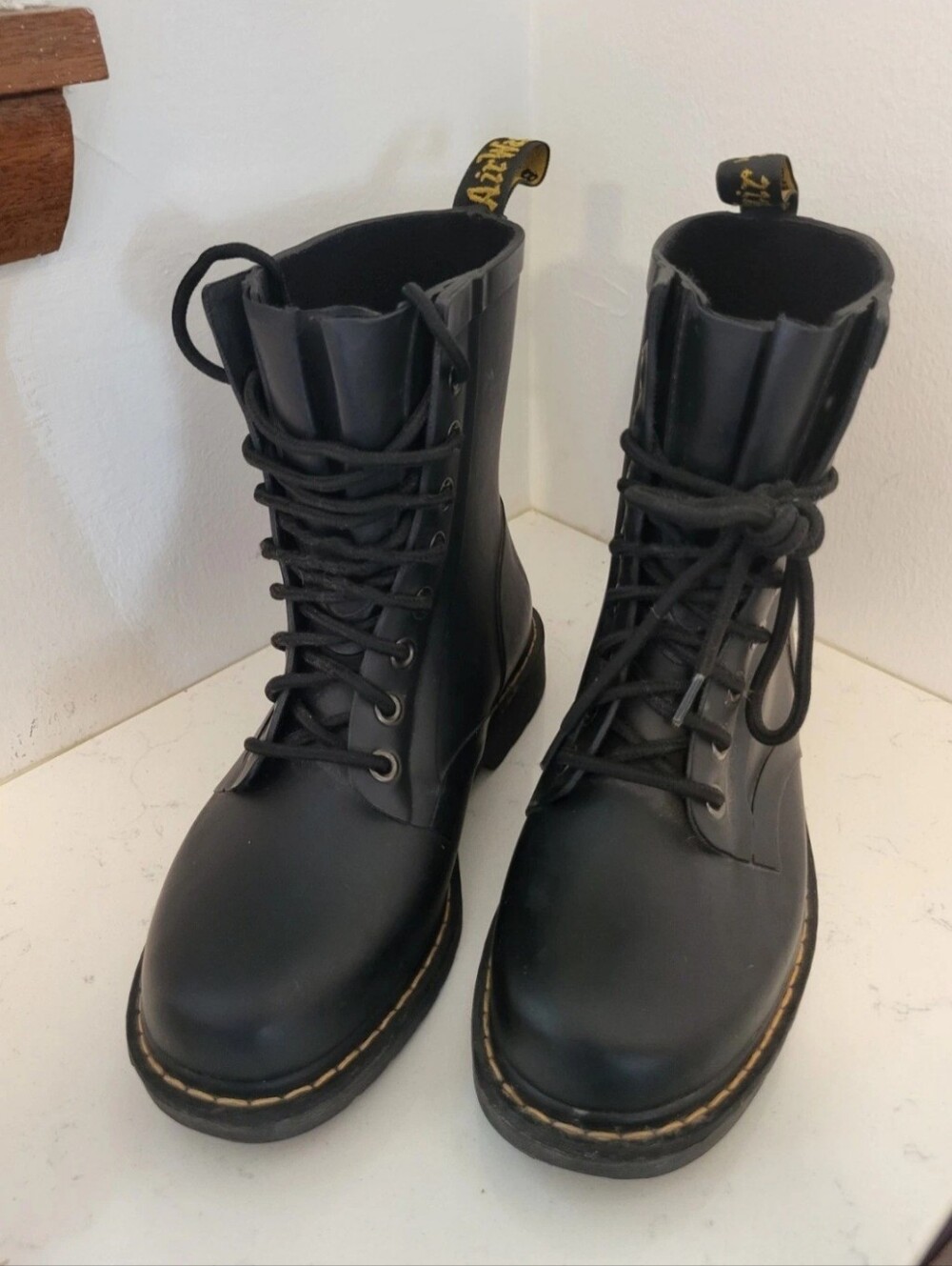 Dr Martens DRENCH Rubber Rain Boots. Size 8